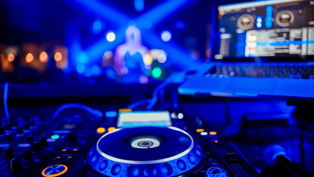 Las 10 aplicaciones para DJs que te harán un profesional 1 Las 10 aplicaciones para DJs que te harán un profesional | aplicaciones para DJs