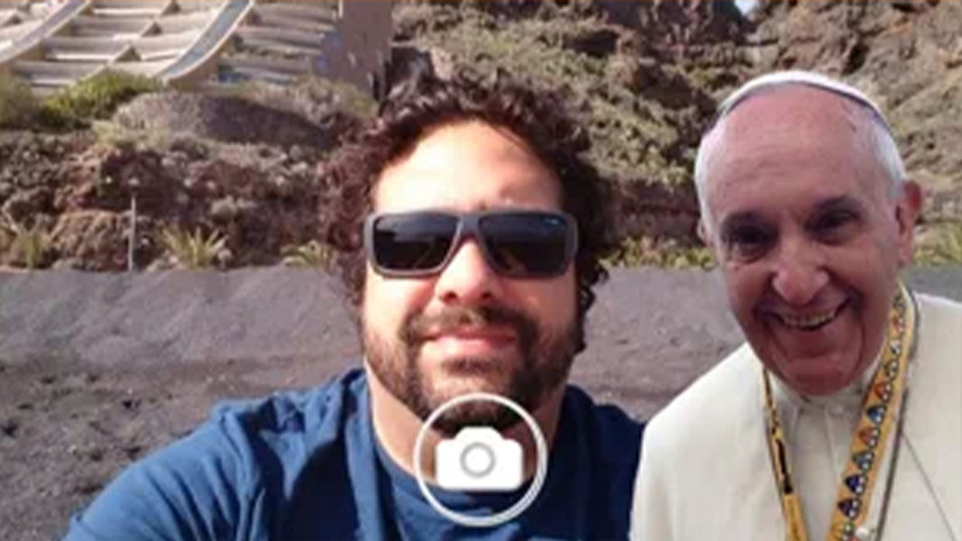 Pope Selfie, su oportunidad de tomarse un selfie con el papa 1 Pope Selfie, su oportunidad de tomarse un selfie con el papa | Pope Selfie Su oportunidad de tomarse un selfie con el Papa
