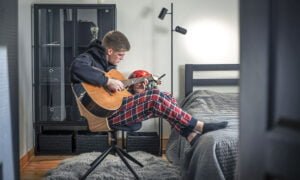 3 mejores aplicaciones para aprender a tocar la guitarra | Aprende a tocar la guitarra acustica