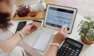 Cómo consultar gratis tu recibo de luz en tu celular | OKCmoconsultargratisturecibodeluzentucelular