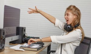 Cómo producir tu propia música y ganar dinero con ella | Como producir tu propia musica y ganar dinero con ella