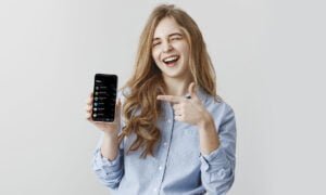 Cómo dejar WhatsApp en modo oscuro en cualquier teléfono | Como dejar WhatsApp en modo oscuro en cualquier telefono
