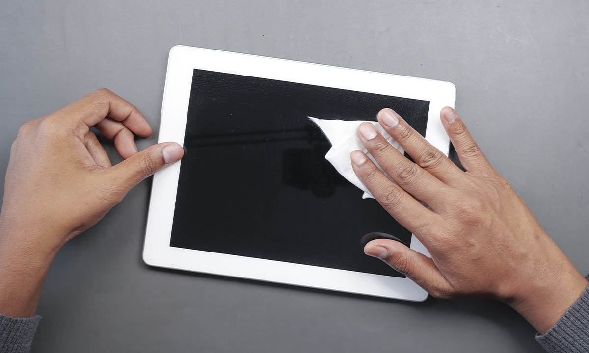 Cómo limpiar la pantalla del iPad - Paso a paso seguro 1 Cómo limpiar la pantalla del iPad - Paso a paso seguro | 45. Como limpiar la pantalla del iPad paso a paso seguro