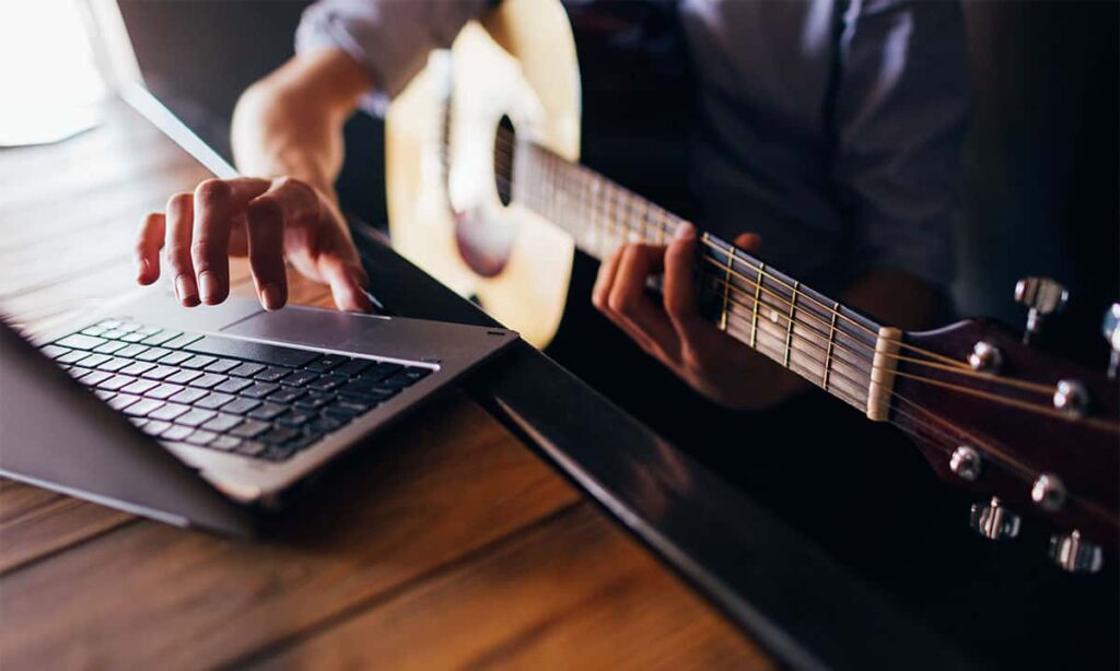 Curso gratuito de guitarra: curso en línea con certificado internacional 1 Curso gratuito de guitarra: curso en línea con certificado internacional | 32 Curso gratuito de guitarra curso en linea con certificado internacional1
