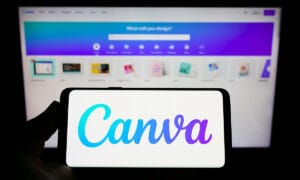 Póster en Canva