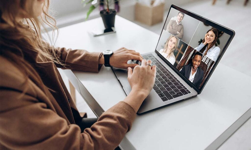 Las mejores aplicaciones para hacer reuniones de trabajo en vivo | Foto 113.113