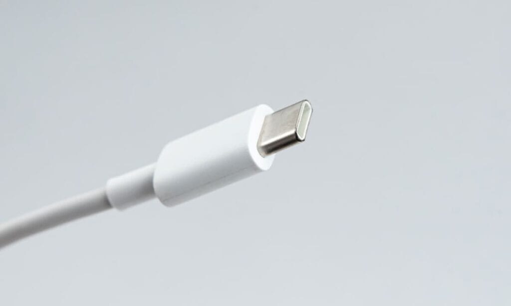 ¿Entrada USB-C? Entiende de una vez por todas las principales diferencias entre los conectores 3 ¿Entrada USB-C? Entiende de una vez por todas las principales diferencias entre los conectores | ¿Entrada USB C Entiende de una vez por todas las principales diferencias entre los conectores1