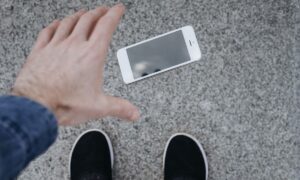 Descubre qué hacer inmediatamente en caso de pérdida de celular | Descubre qué hacer inmediatamente en caso de pérdida de celular1