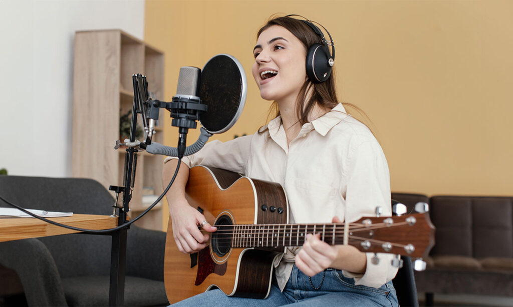 Conoce cómo es un curso de canto en línea 2 Conoce cómo es un curso de canto en línea | Conoce como es un curso de canto en linea1