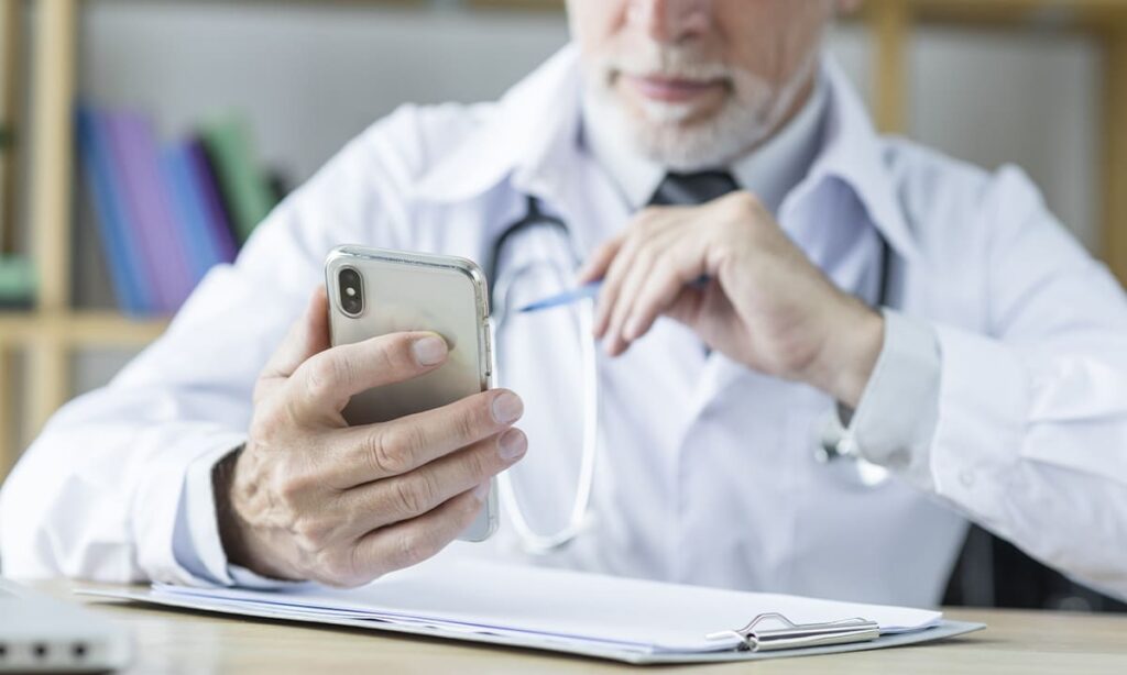 Cómo los aplicativos de teléfono pueden impactar en el área de la medicina | Cómo los aplicativos de teléfono pueden impactar en el área de la medicina1