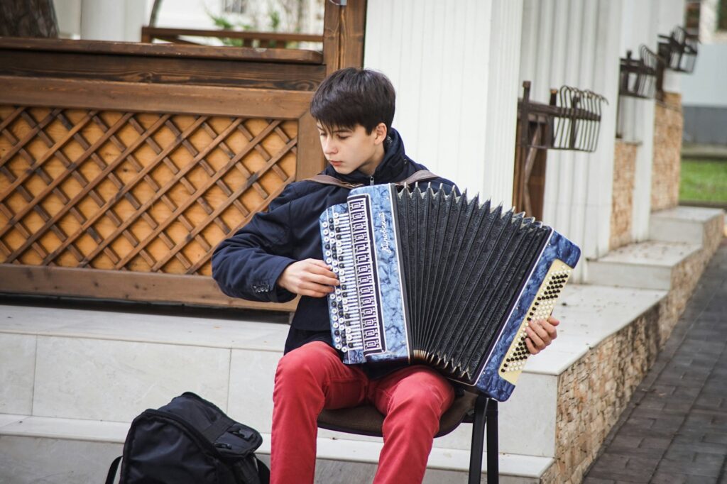 Aplicación para aprender a tocar acordeón por celular 3 aprender-a-tocar-acordeon-1