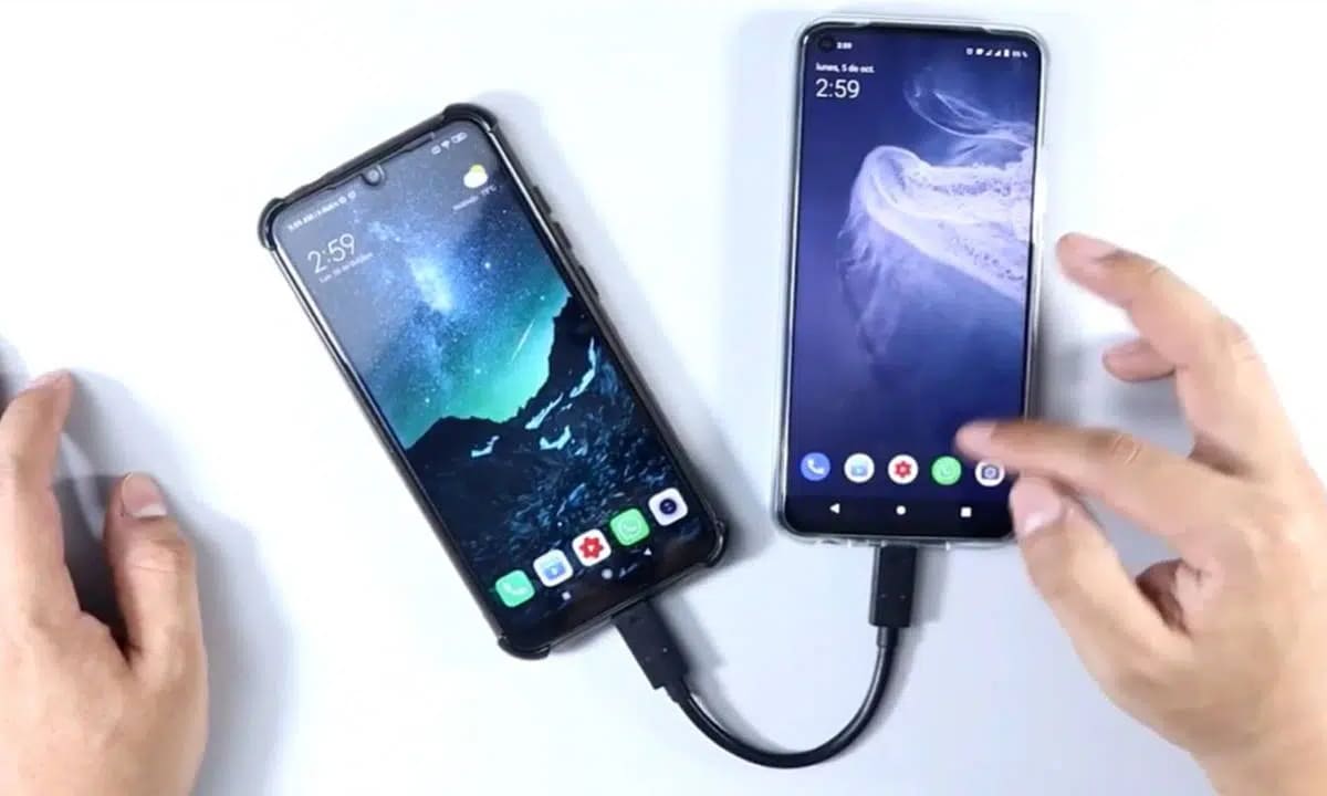 Cómo cargar un celular con otro celular sin Power Bank | Cómo cargar un celular con otro celular sin Power Bank