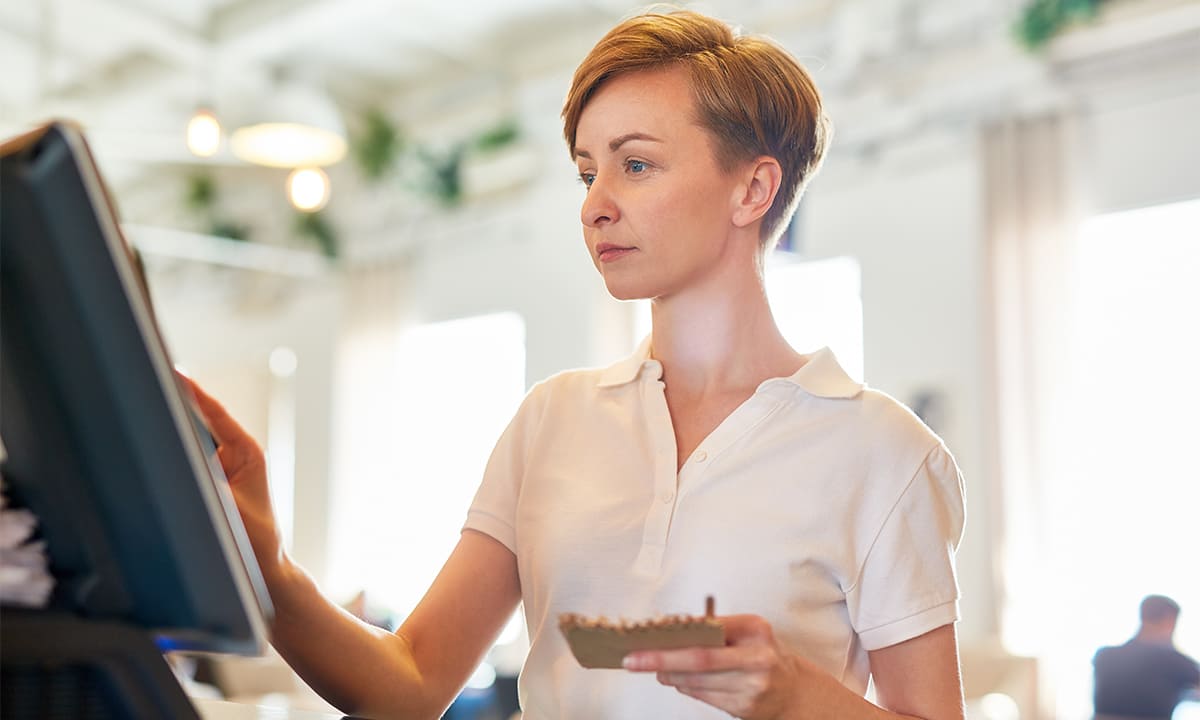 Cursos gratis de cajero de restaurante: hazlo online y recibe un certificado 2 Cursos gratis de cajero de restaurante: hazlo online y recibe un certificado | Cursos gratis de cajero de restaurante hazlo online y recibe un certificado2