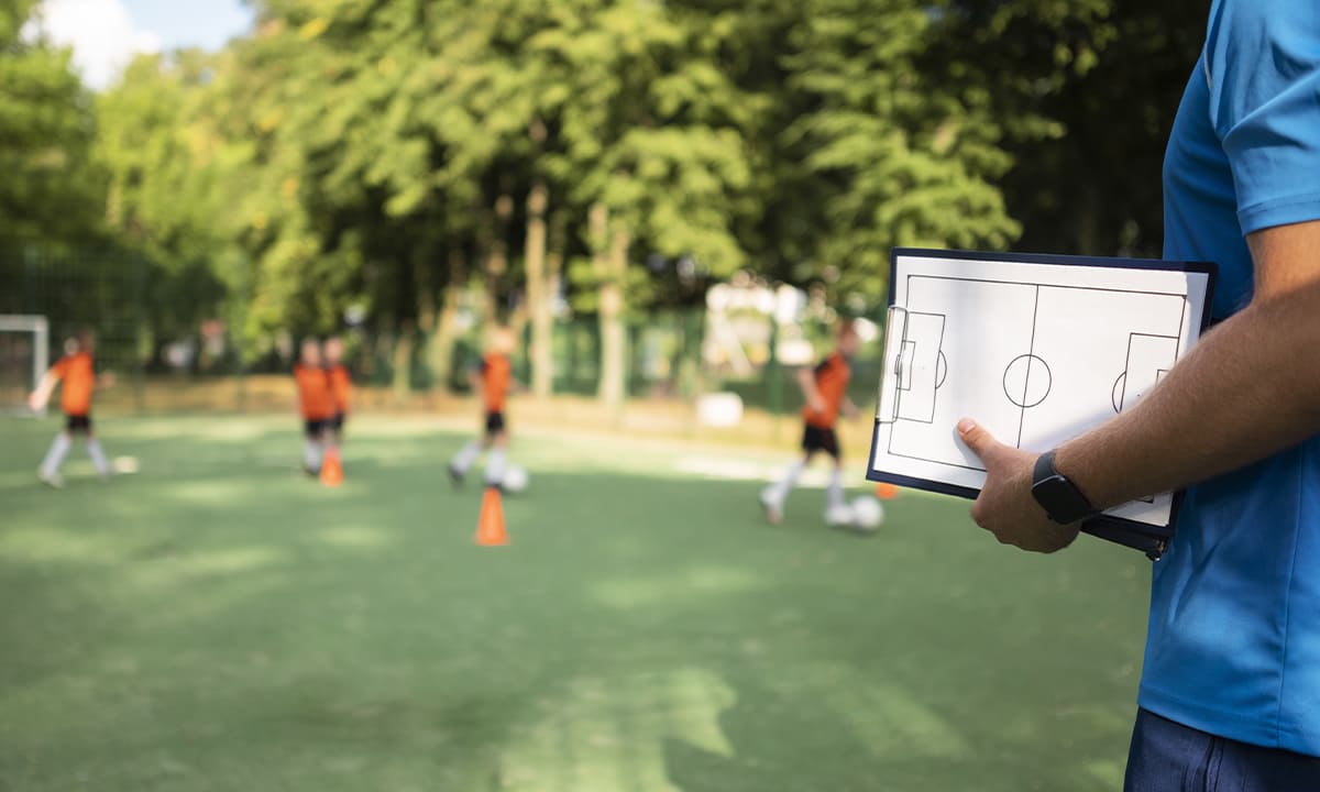 Cómo postularse a las 5 mejores becas de fútbol internacional 2025 | Cómo postularse a las 5 mejores becas de fútbol de Europa 20241