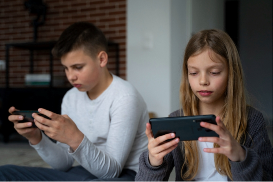 Top juegos de simulación de vida y negocios para celular (tipo The Sims) 2 Juegos de simulación de vida