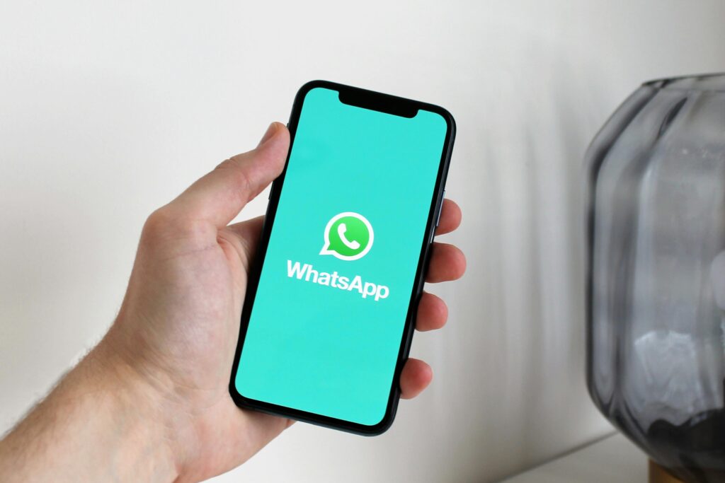 Enviar GIFs por WhatsApp