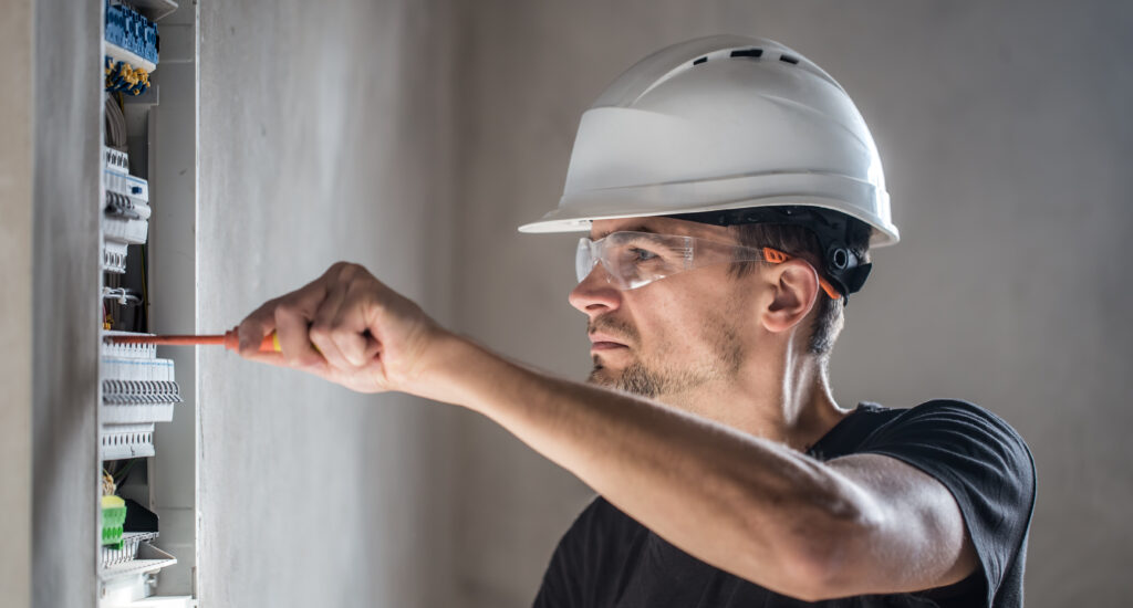 Regístrate ahora para las mejores vacantes de electricista del país 3 Vacantes de electricista